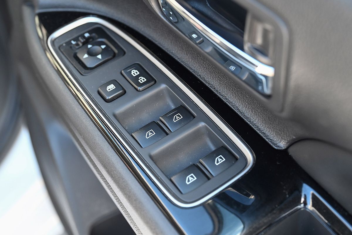 2019 Mitsubishi Outlander PHEV ES ADAS ZL