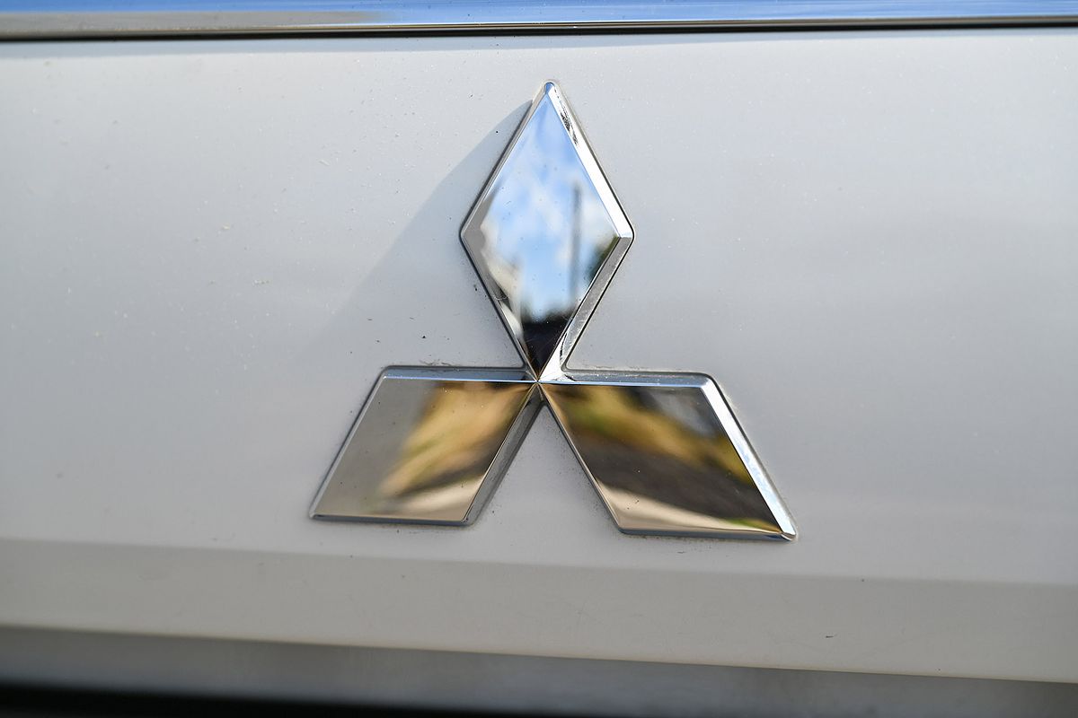 2019 Mitsubishi Outlander PHEV ES ADAS ZL