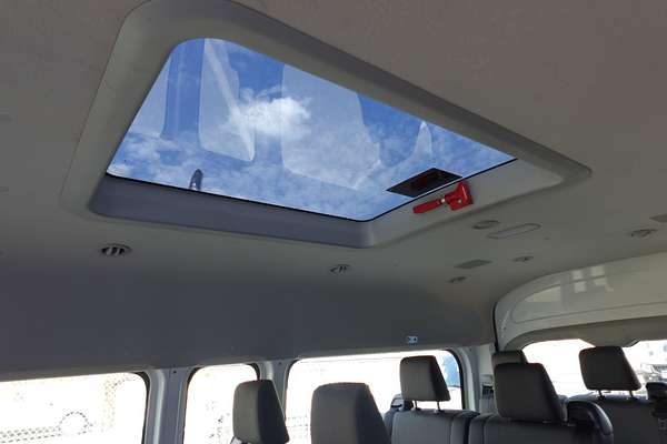 2020 Toyota Hiace Commuter GDH322R