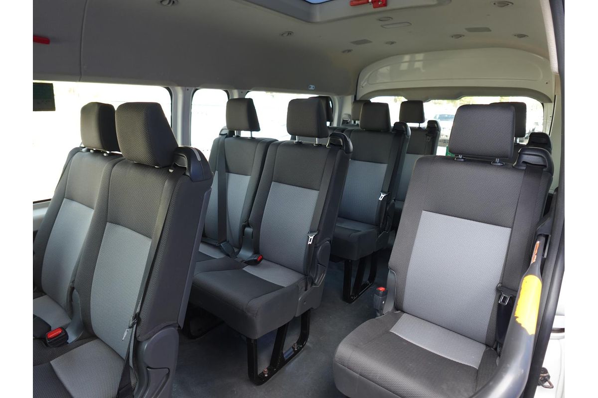2020 Toyota Hiace Commuter GDH322R