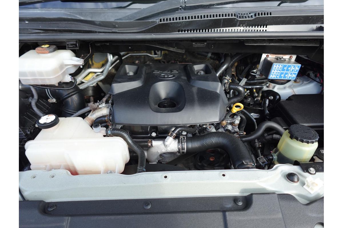 2020 Toyota Hiace Commuter GDH322R