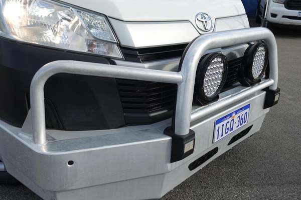 2020 Toyota Hiace Commuter GDH322R