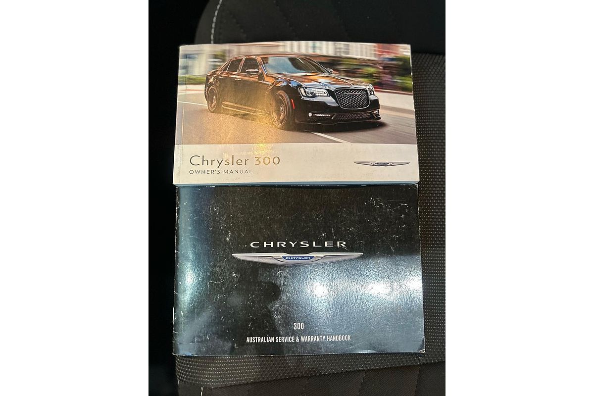 2021 Chrysler 300 SRT Core LX