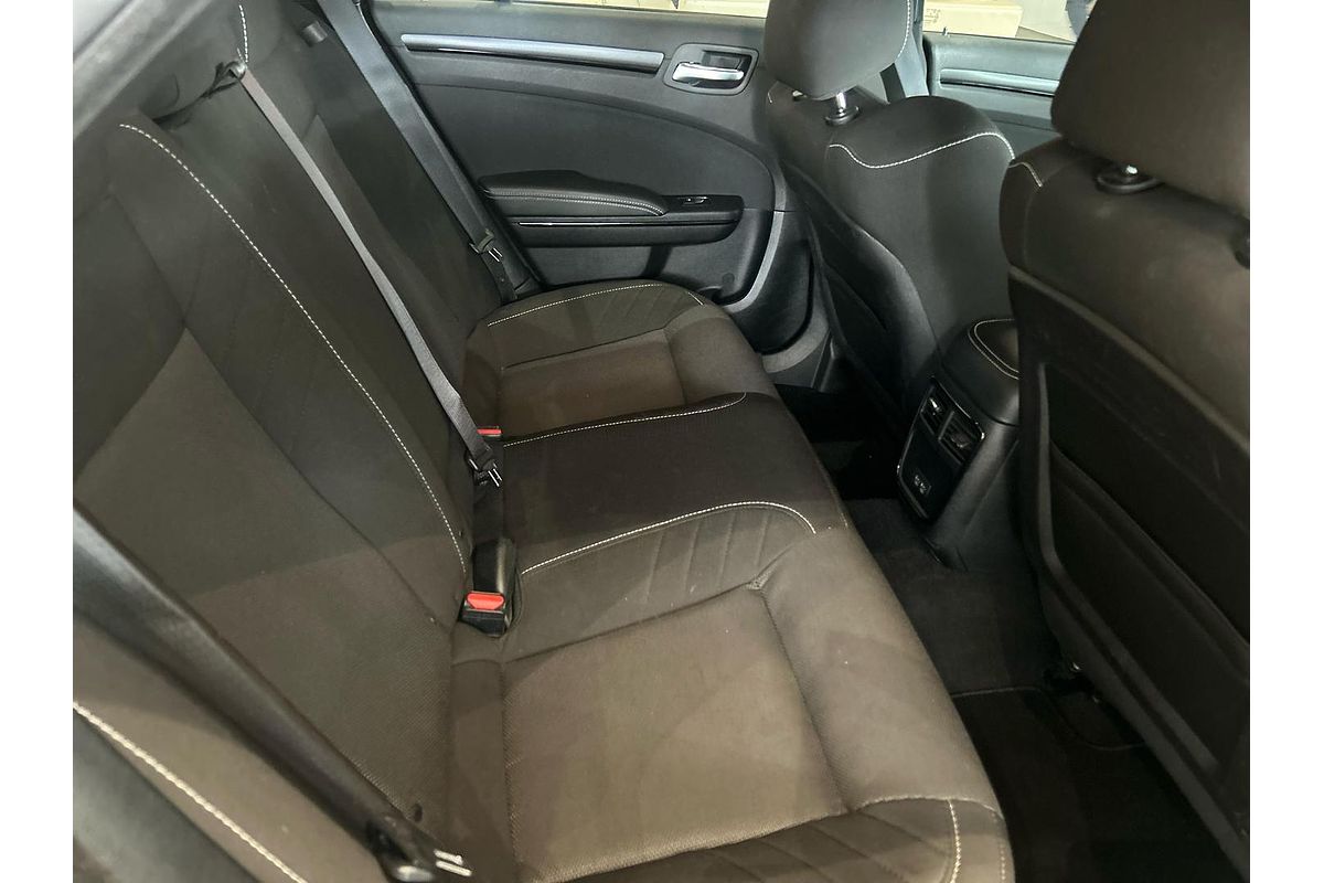 2021 Chrysler 300 SRT Core LX