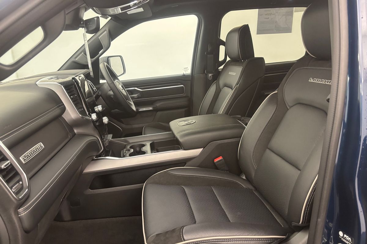 2024 RAM 1500 Laramie Sport RamBox DT 4X4 SWB
