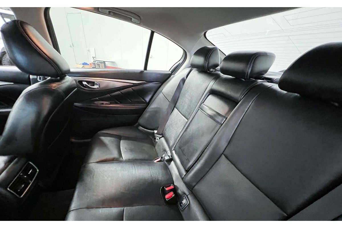 2018 INFINITI Q50 Pure V37