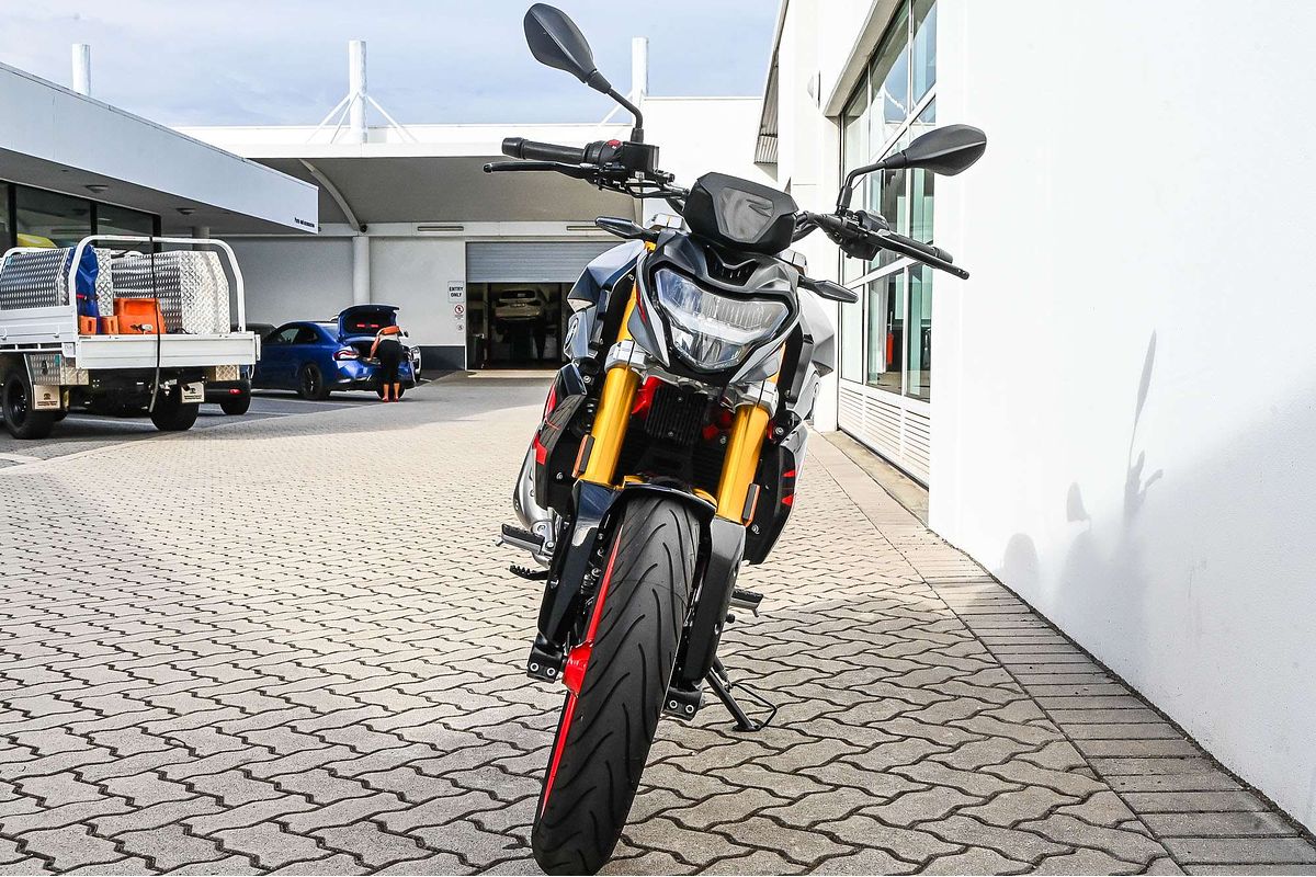 2024 BMW G 310 R G 310