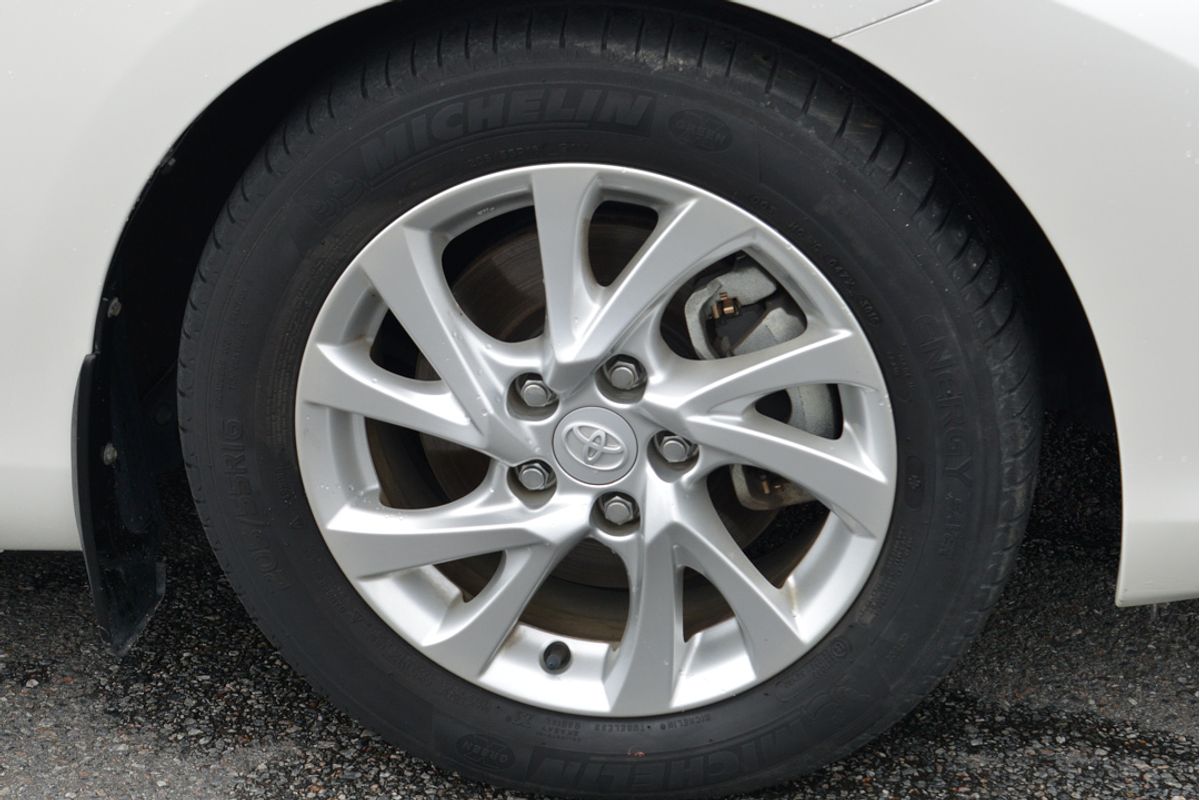 2017 Toyota Corolla Hybrid ZWE186R