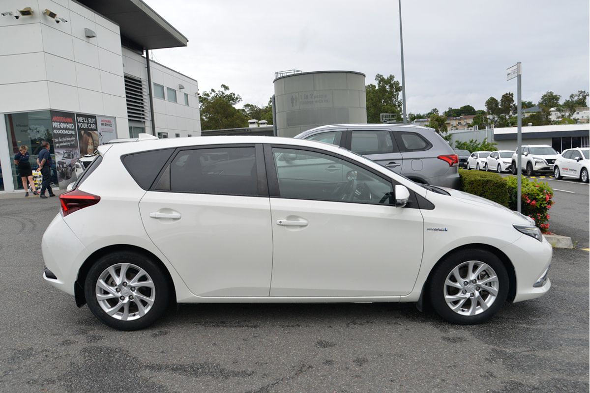 2017 Toyota Corolla Hybrid ZWE186R