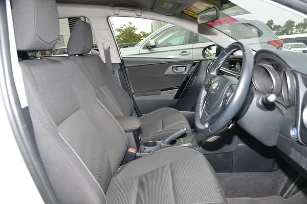 2017 Toyota Corolla Hybrid ZWE186R