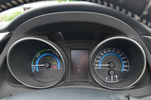 2017 Toyota Corolla Hybrid ZWE186R