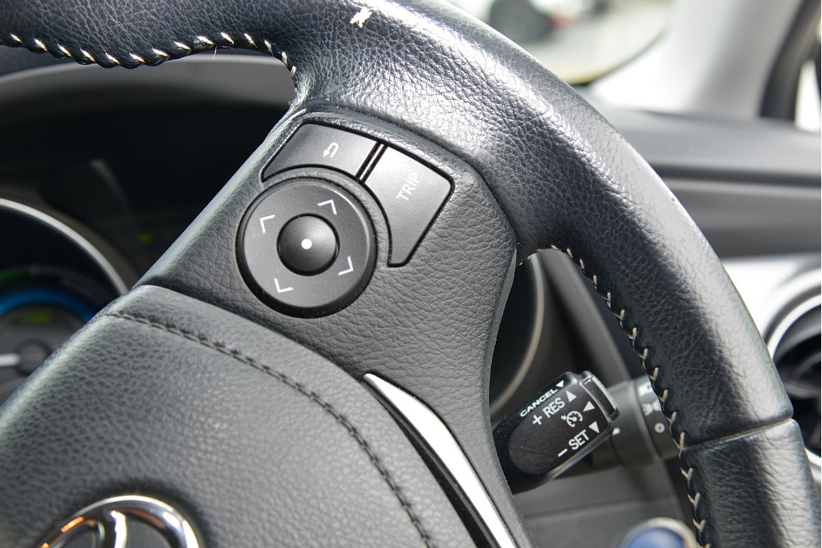 2017 Toyota Corolla Hybrid ZWE186R