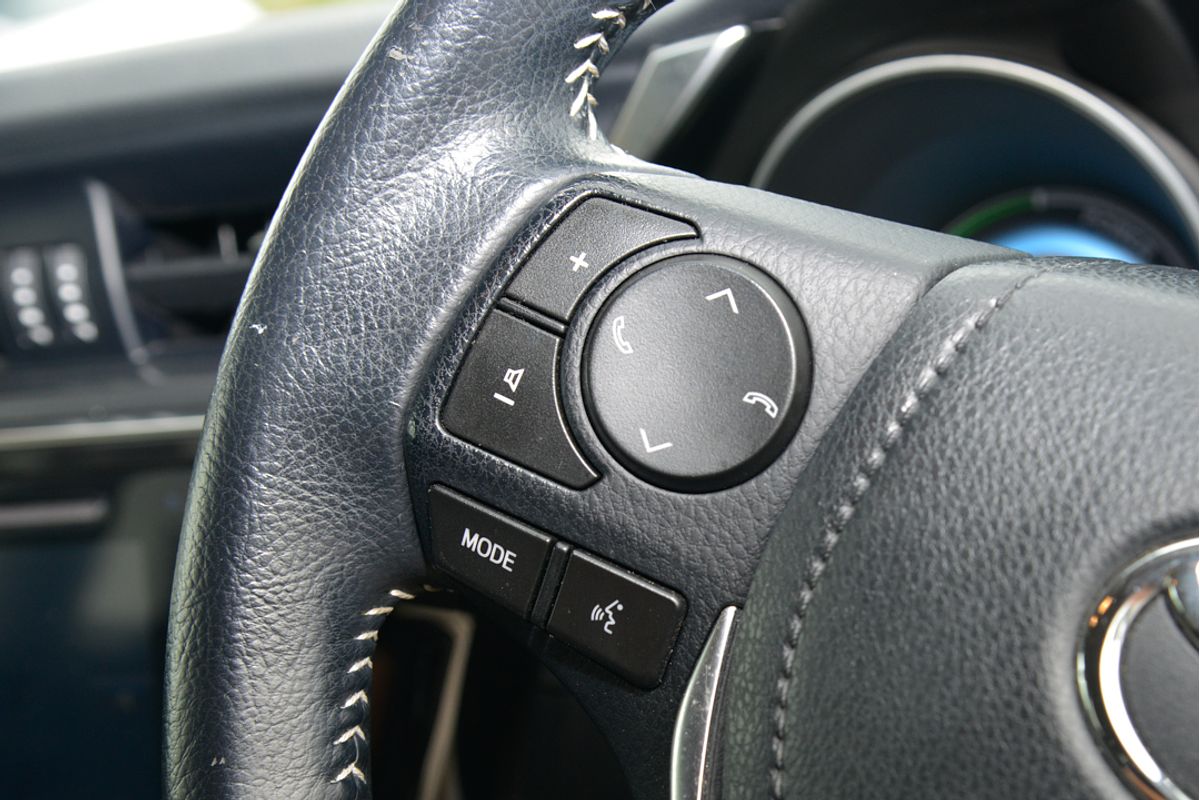 2017 Toyota Corolla Hybrid ZWE186R