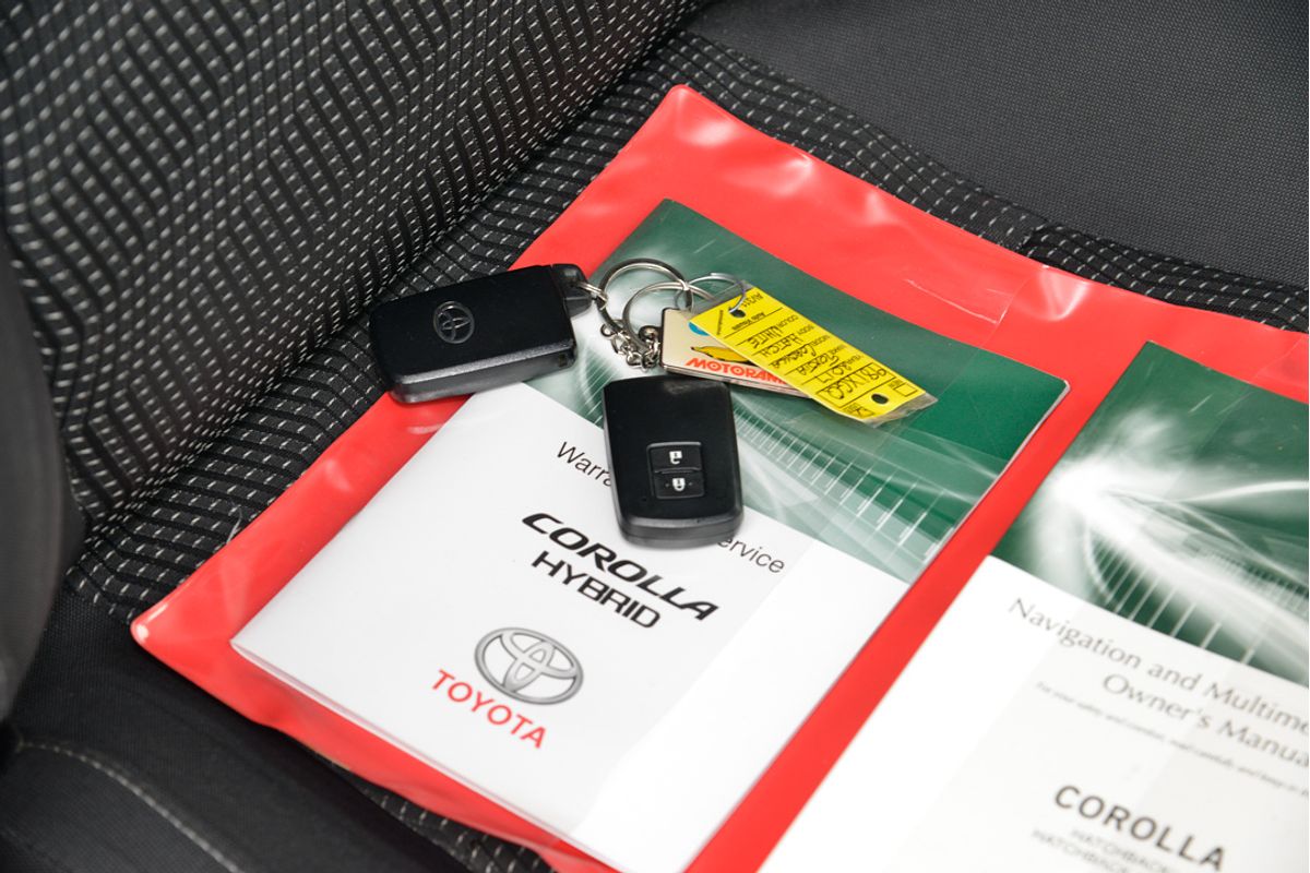 2017 Toyota Corolla Hybrid ZWE186R