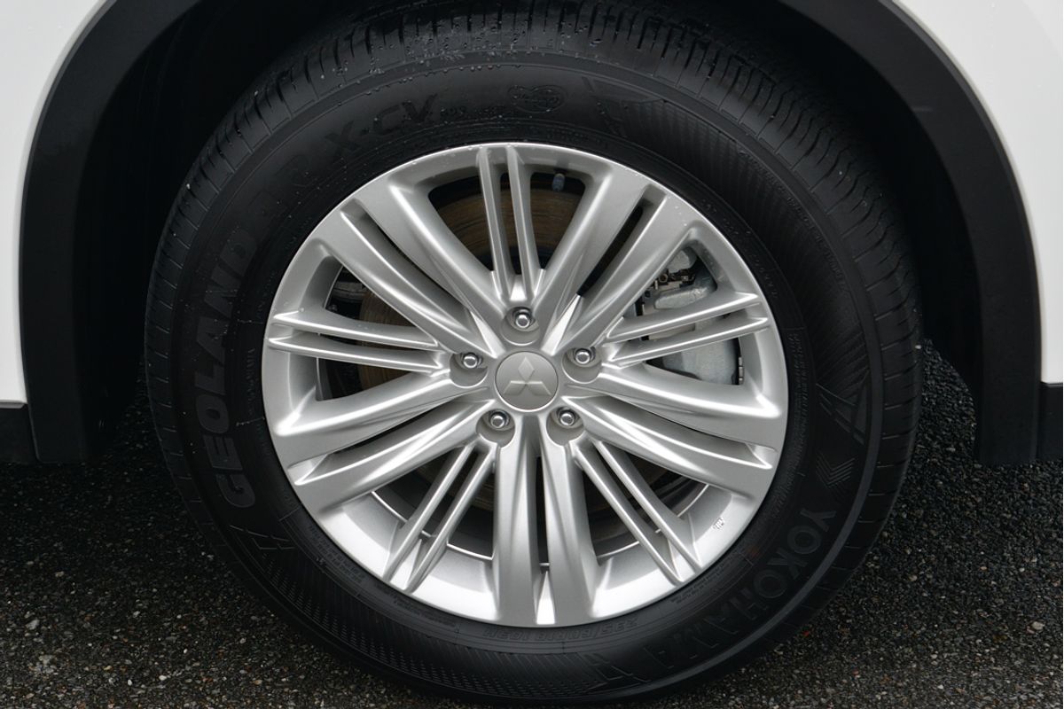2023 Mitsubishi Outlander LS ZM