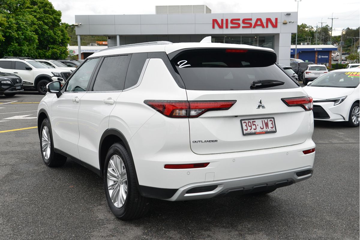 2023 Mitsubishi Outlander LS ZM