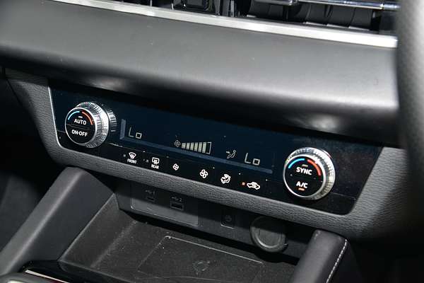 2023 Mitsubishi Outlander LS ZM
