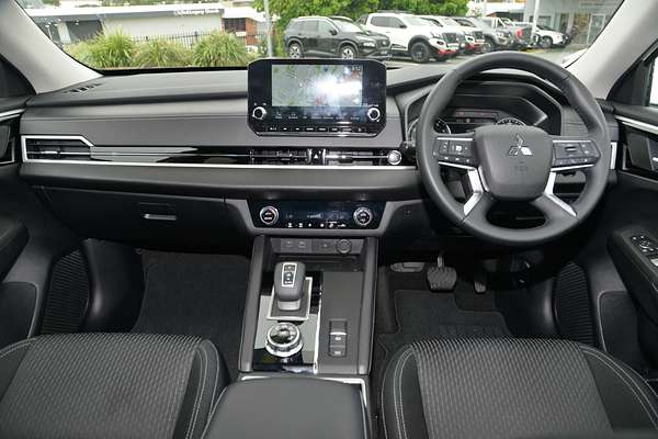 2023 Mitsubishi Outlander LS ZM