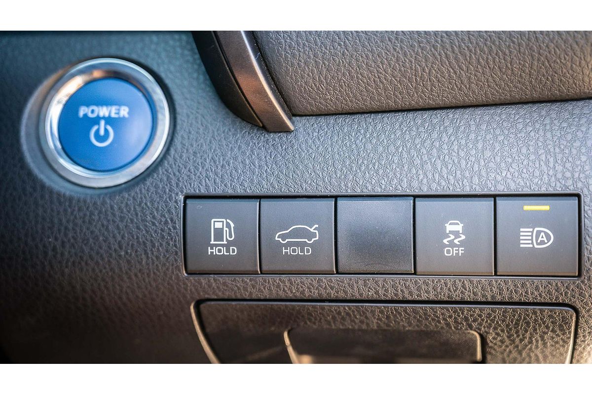 2021 Toyota Camry Ascent AXVH70R