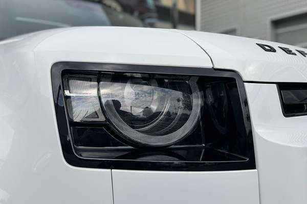2020 Land Rover Defender 110 P400 HSE L663