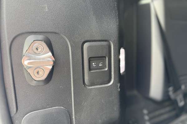 2020 Land Rover Defender 110 P400 HSE L663