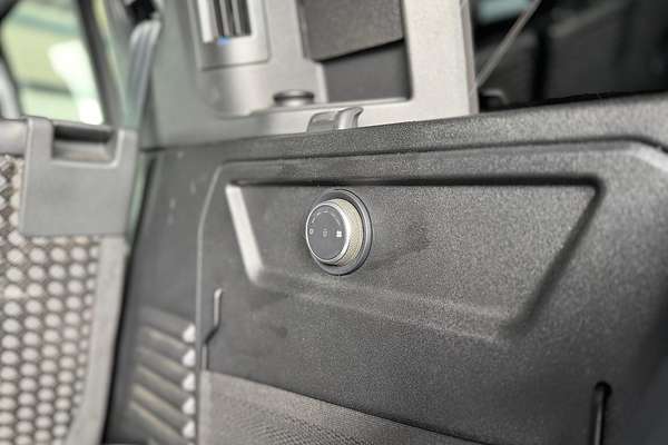 2020 Land Rover Defender 110 P400 HSE L663