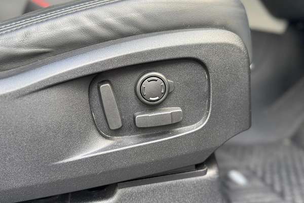 2020 Land Rover Defender 110 P400 HSE L663