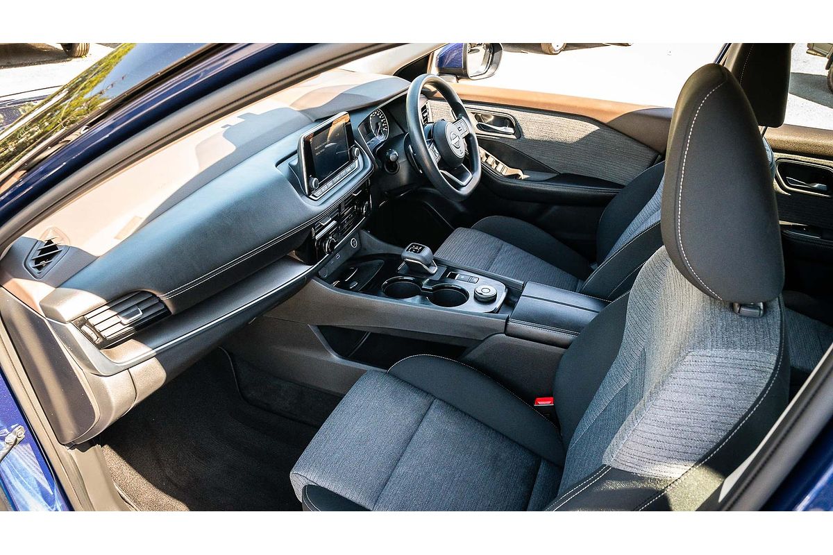 2024 Nissan X-TRAIL ST T33