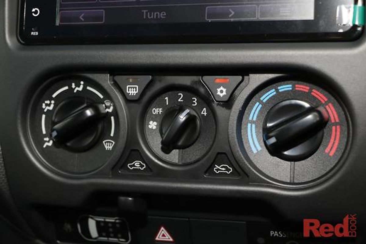 2024 Mitsubishi Triton GLX MR 4X4