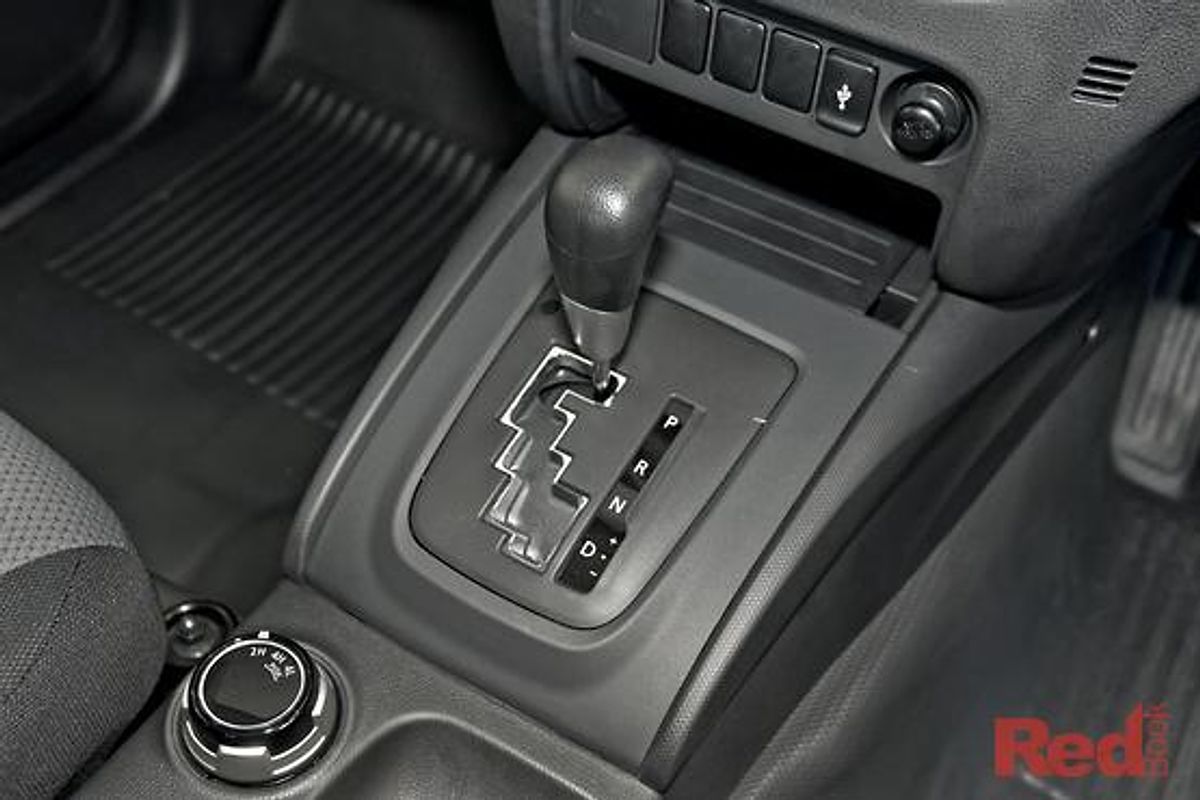 2024 Mitsubishi Triton GLX MR 4X4