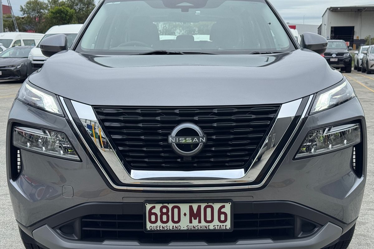 2022 Nissan X-TRAIL ST