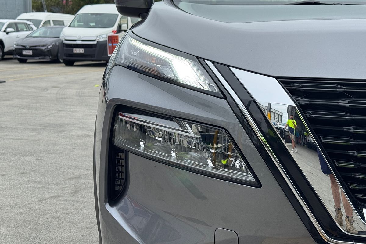 2022 Nissan X-TRAIL ST