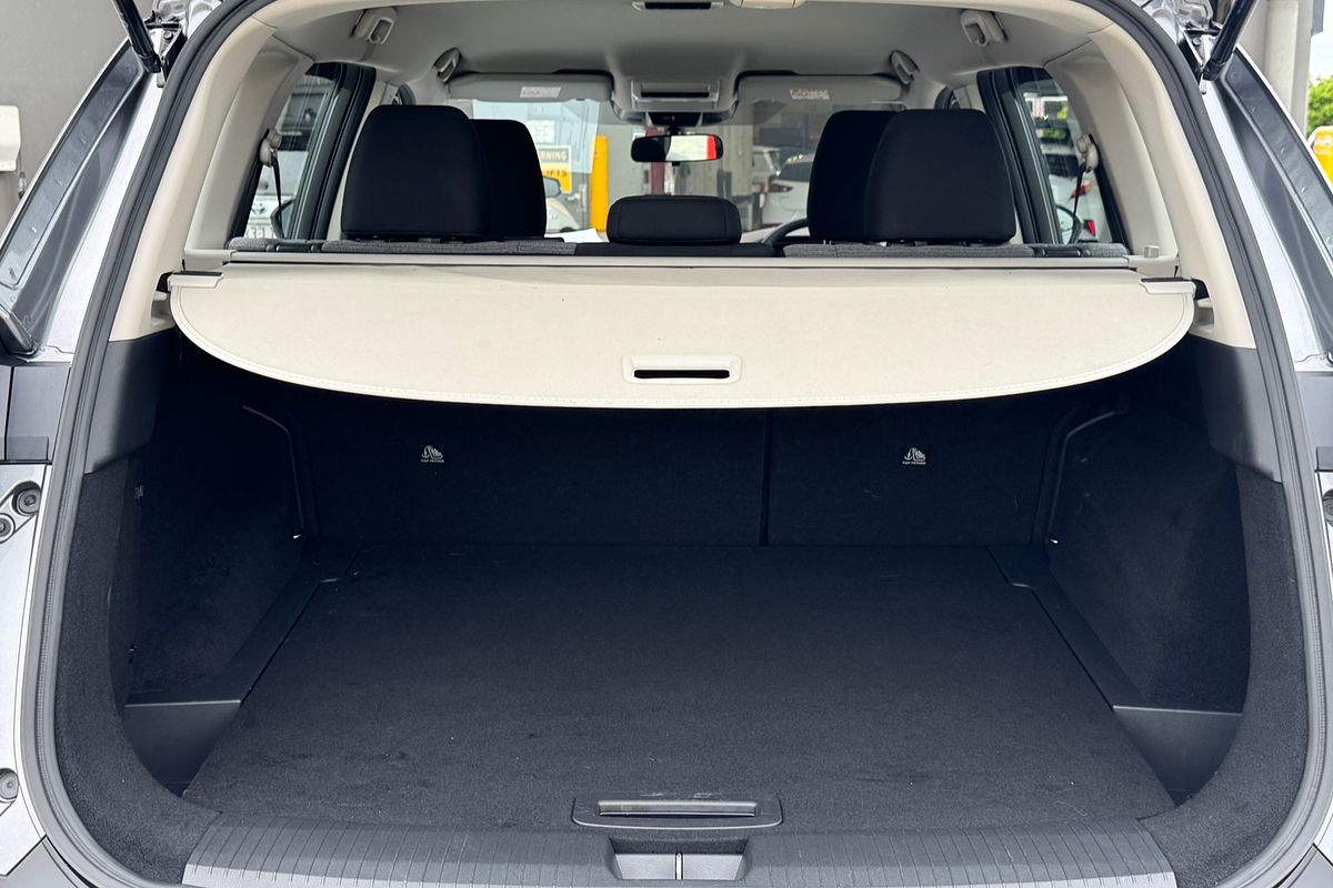 2022 Nissan X-TRAIL ST