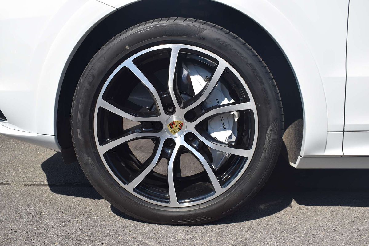 2018 Porsche Cayenne Turbo 9YA