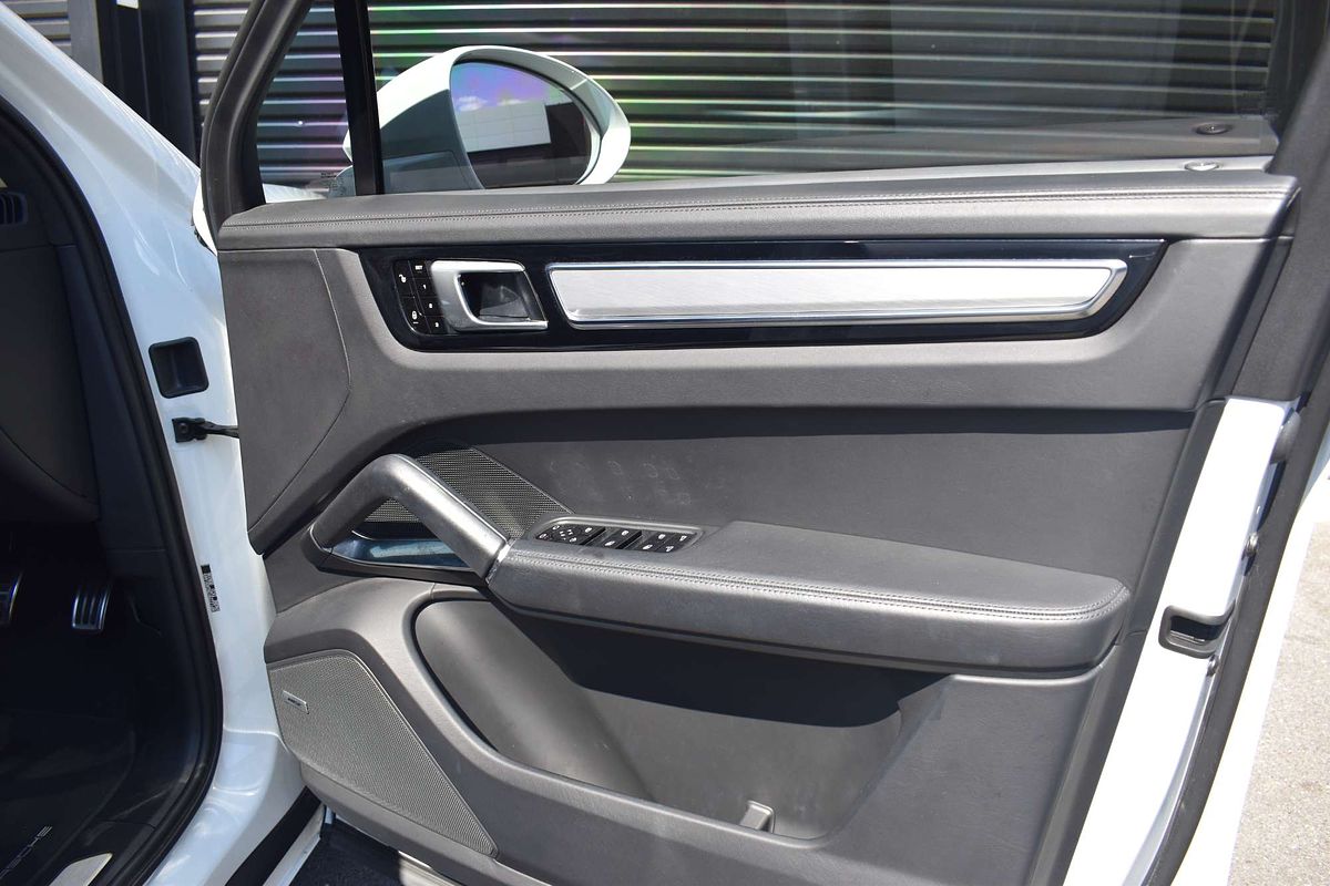 2018 Porsche Cayenne Turbo 9YA
