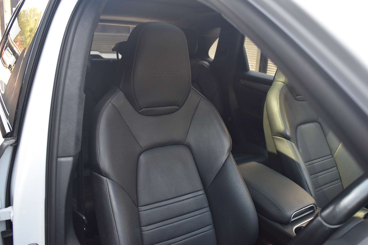 2018 Porsche Cayenne Turbo 9YA