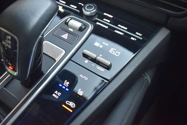 2018 Porsche Cayenne Turbo 9YA