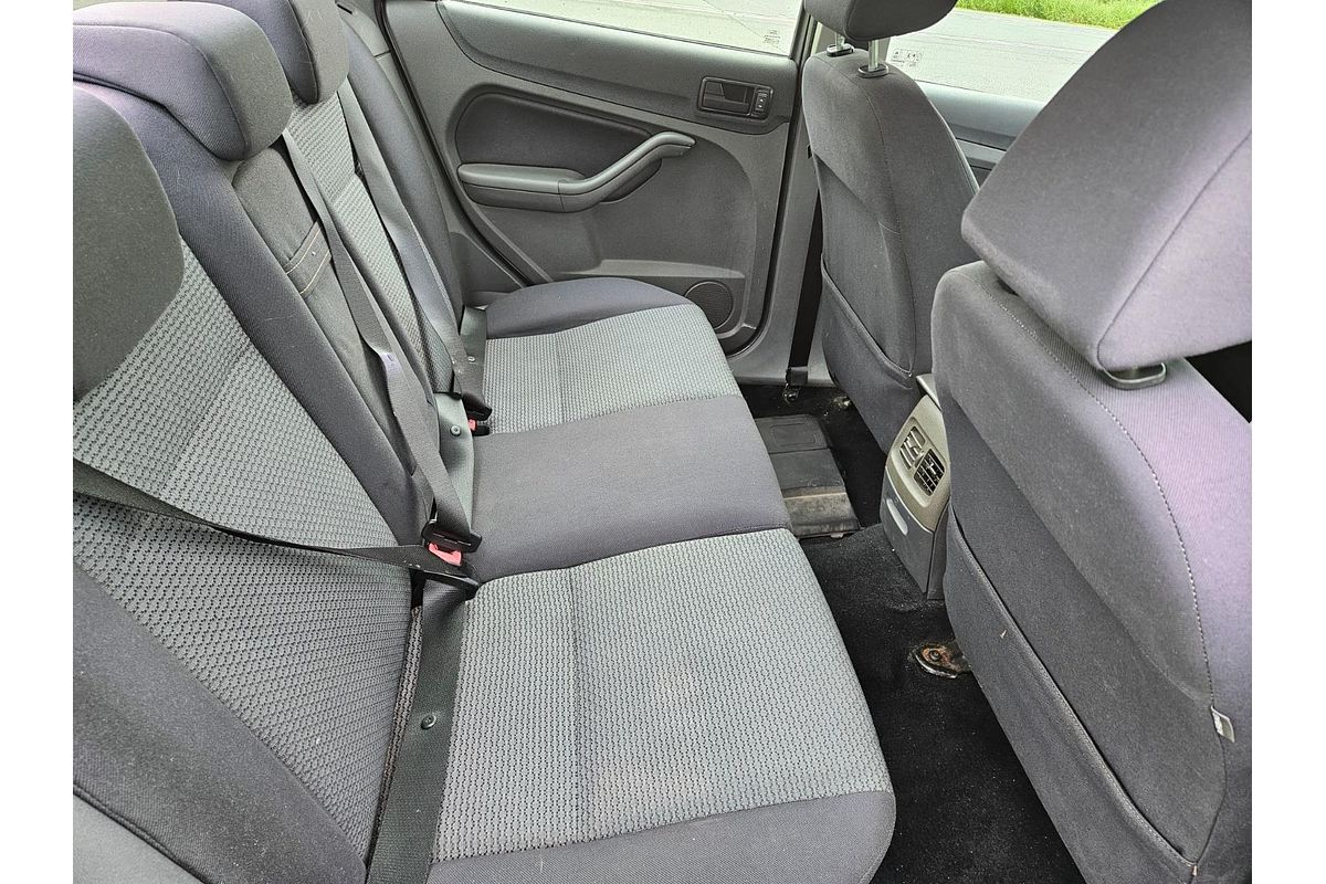 2006 Ford Focus LX LS
