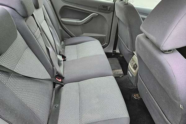 2006 Ford Focus LX LS