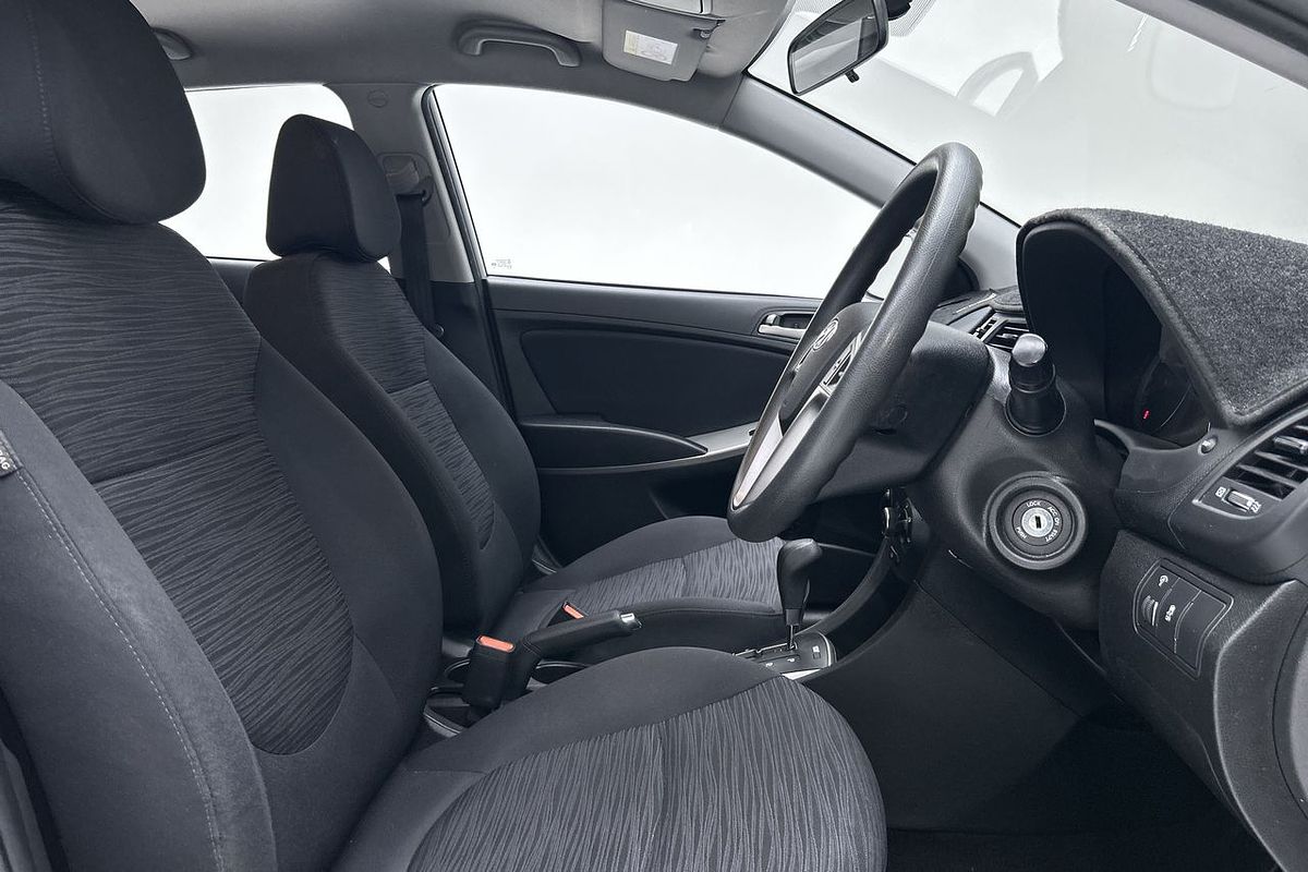 2016 Hyundai Accent Active RB4