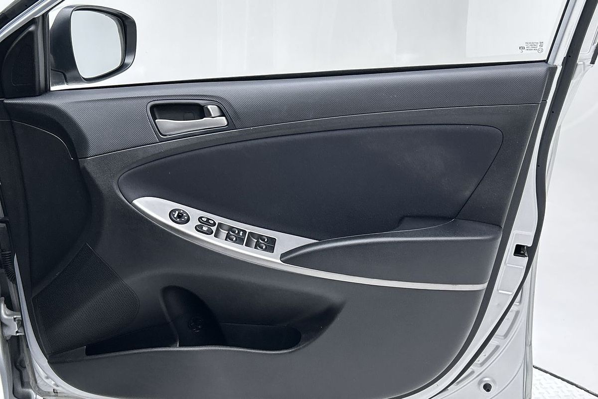 2016 Hyundai Accent Active RB4