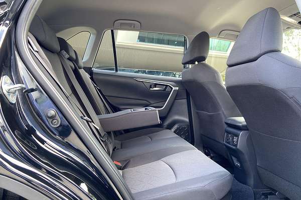 2024 Toyota RAV4 GXL AXAH52R