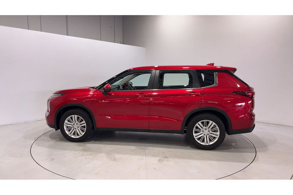 2022 Mitsubishi Outlander ES ZM