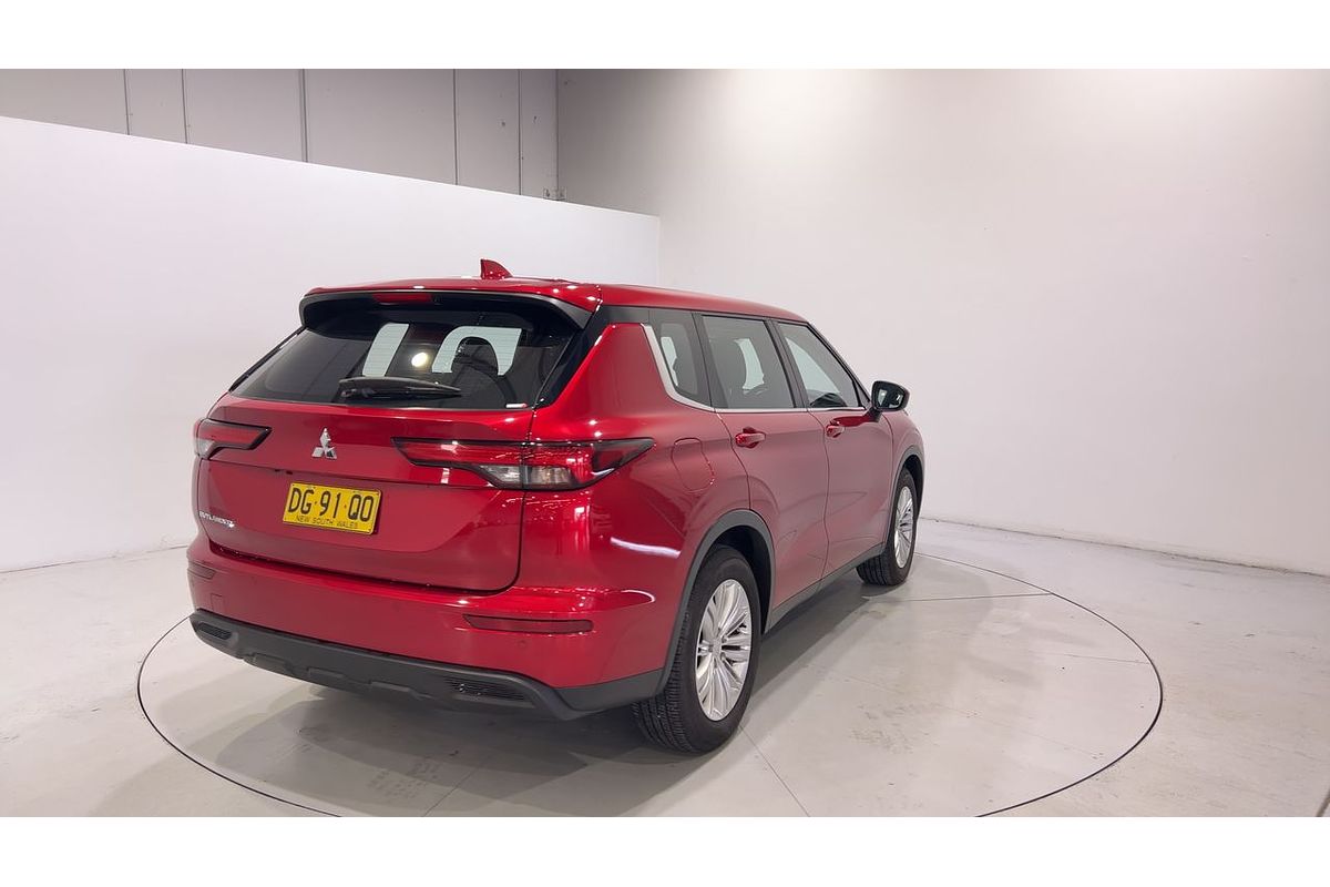 2022 Mitsubishi Outlander ES ZM