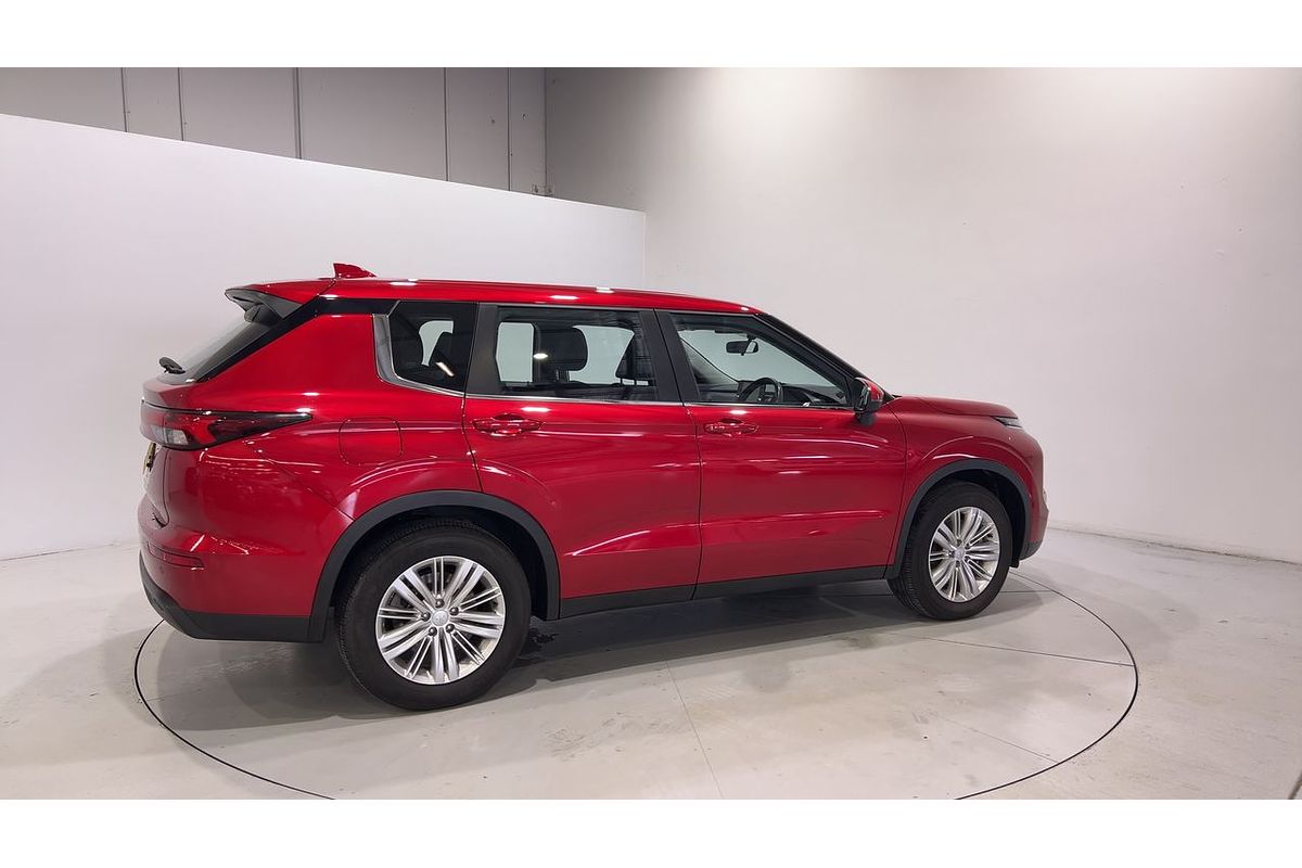 2022 Mitsubishi Outlander ES ZM