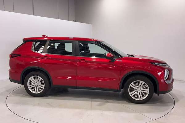 2022 Mitsubishi Outlander ES ZM