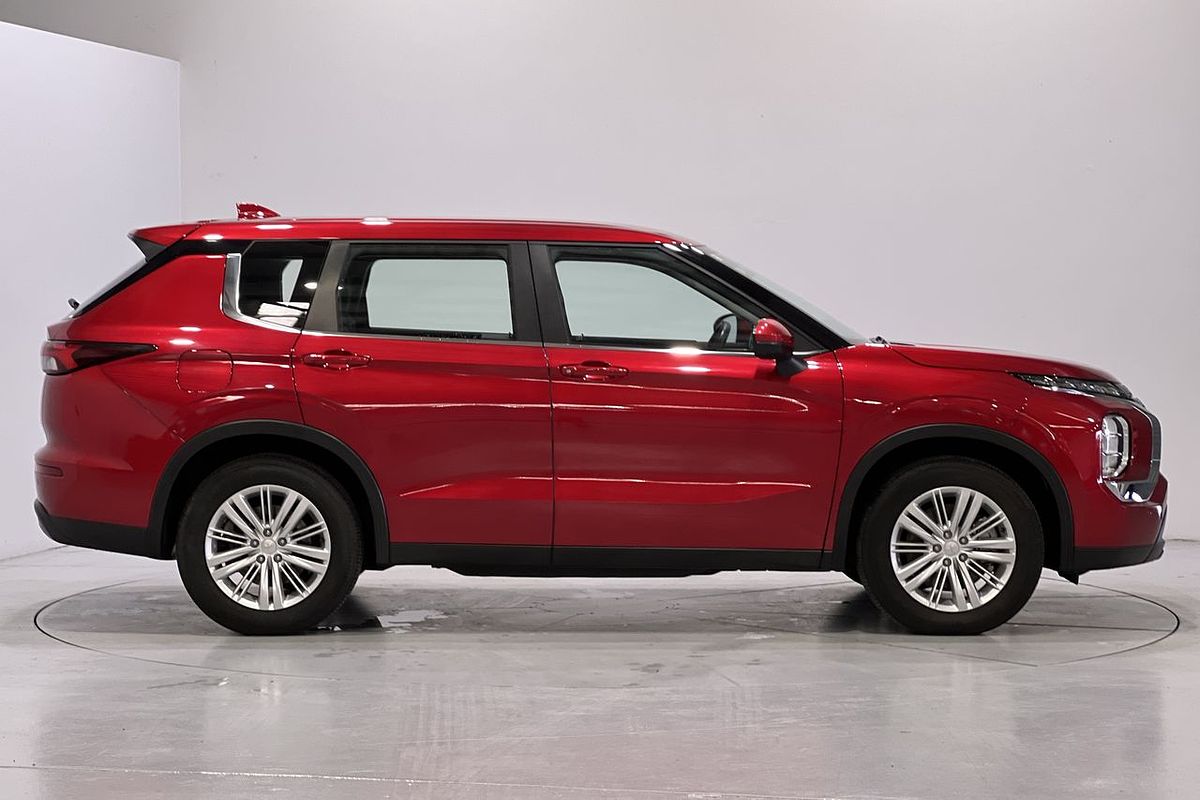 2022 Mitsubishi Outlander ES ZM