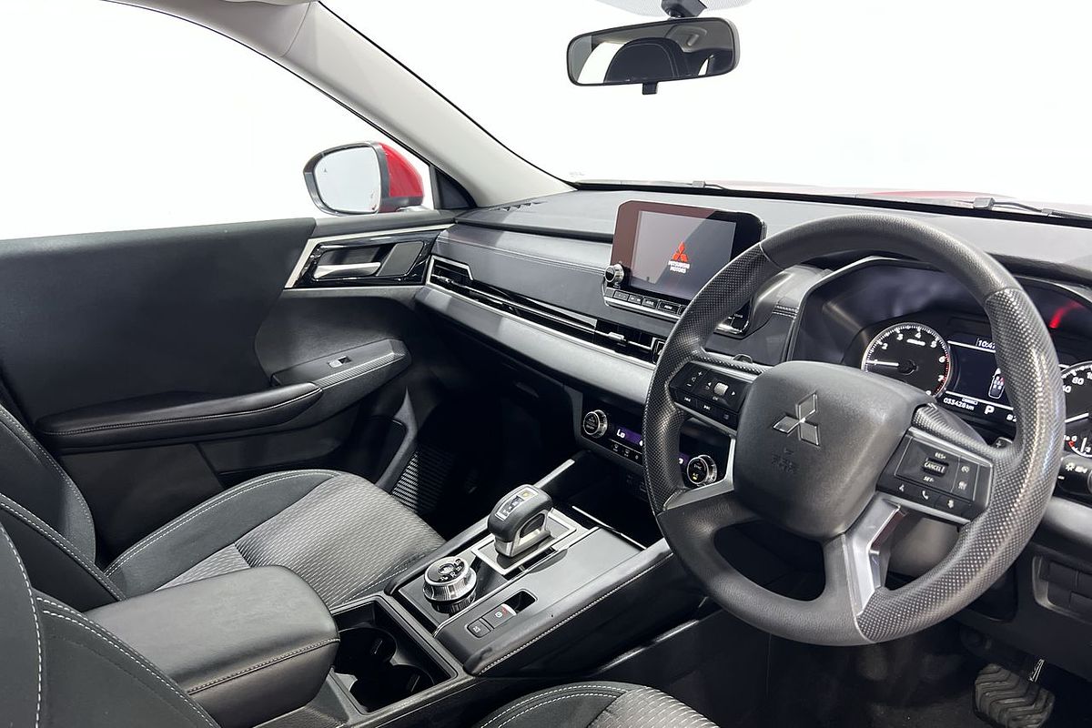 2022 Mitsubishi Outlander ES ZM
