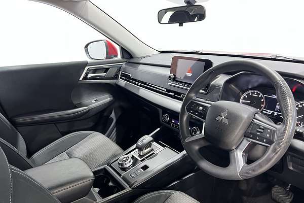 2022 Mitsubishi Outlander ES ZM