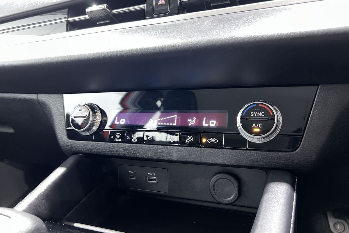 2022 Mitsubishi Outlander ES ZM